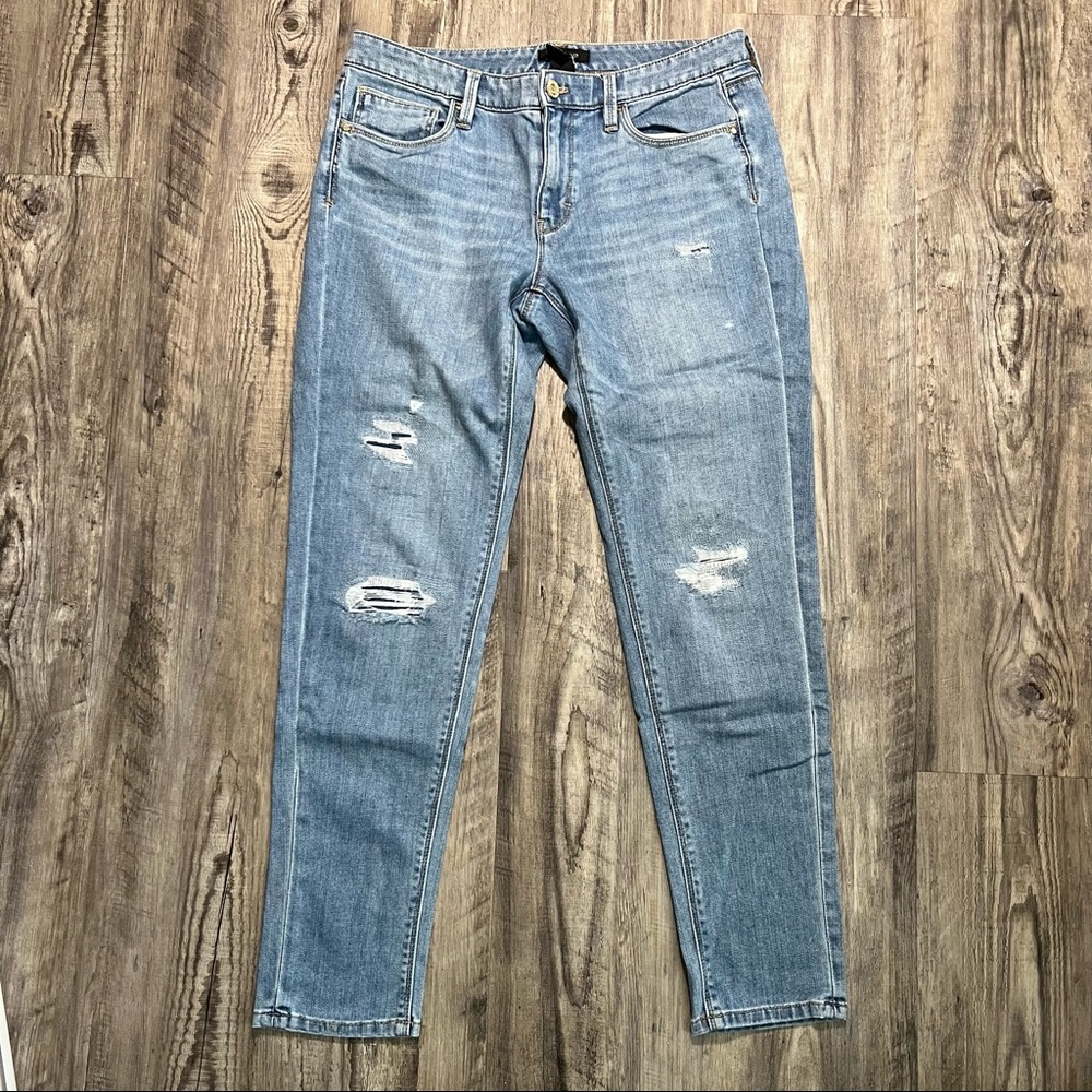 White House Black Market Light Wash Distressed Girlfriend Jeans Size 8